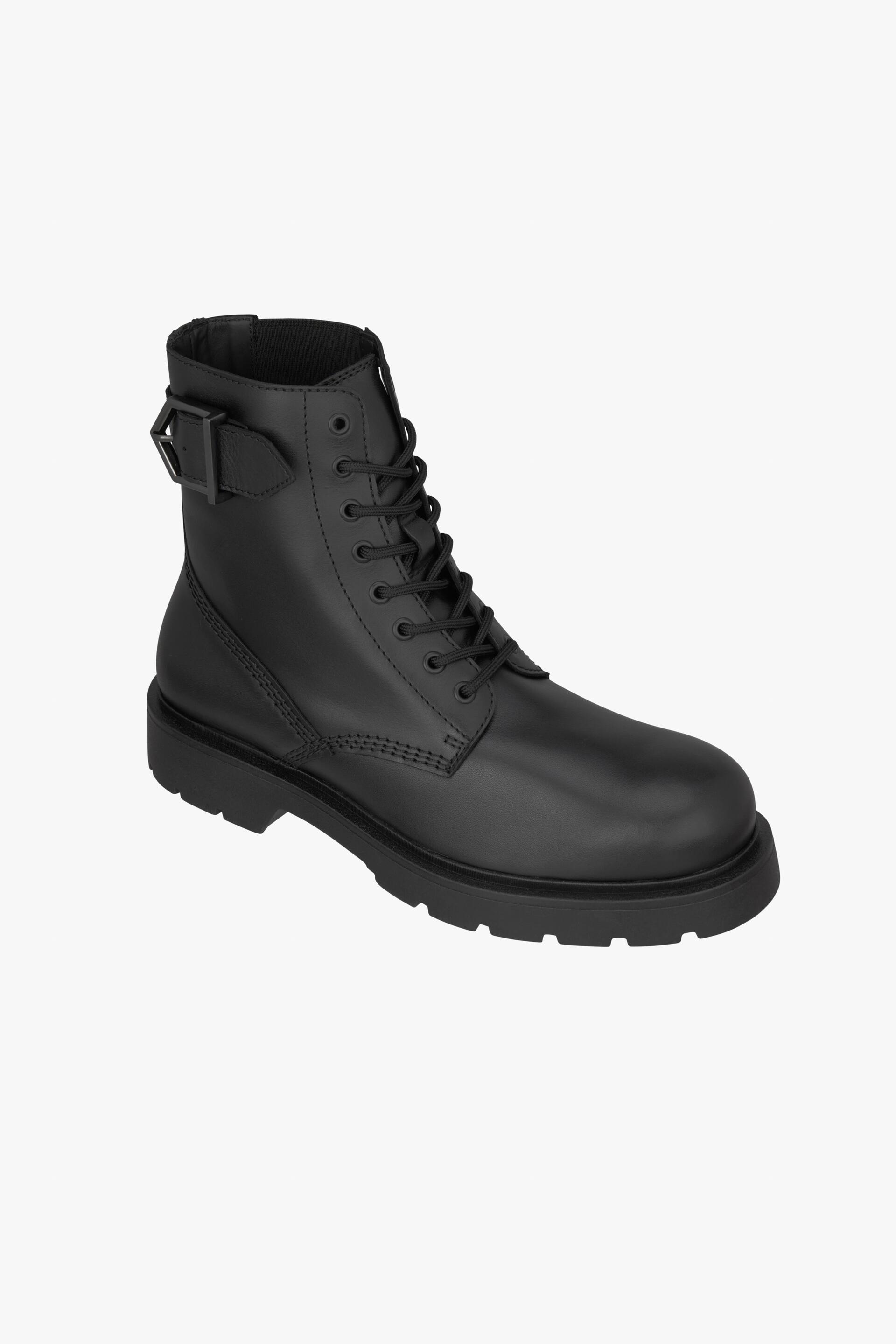 

Ботинки мужские ZARA 203470 черные 40 RU (доставка из-за рубежа), 203470