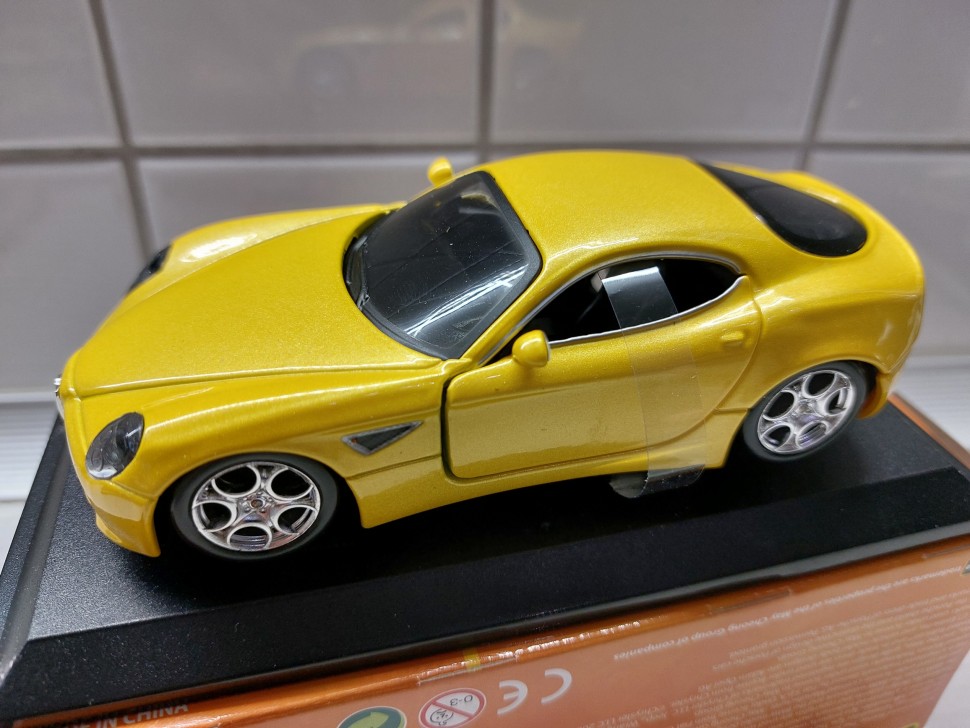 

Коллекционная модель Alfa 8C Compretizione 1:32