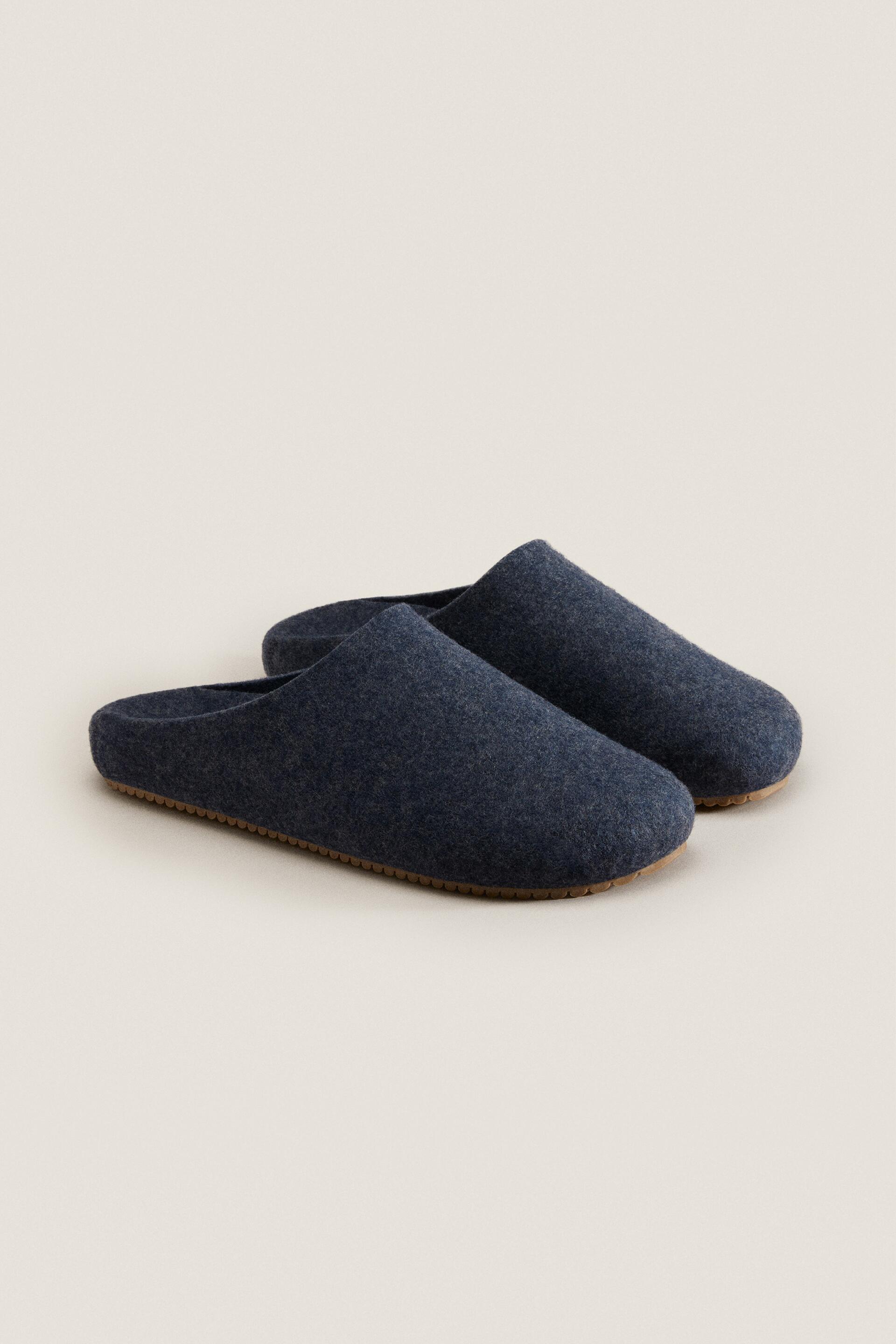 

Тапочки мужские ZARA 12105001 синие 41 RU (доставка из-за рубежа), 12105001