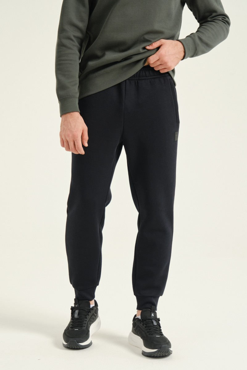 

Спортивные брюки мужские Anta 852447308 черные XL, Черный, 852447308 Group Purchase TRN CLASSIC A-STRETCH SHAPE