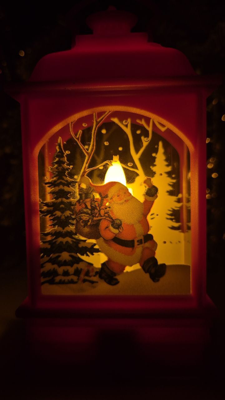 

Новогодний фонарь Merry Christmas LKQ002 Дед Мороз несет подарки красный