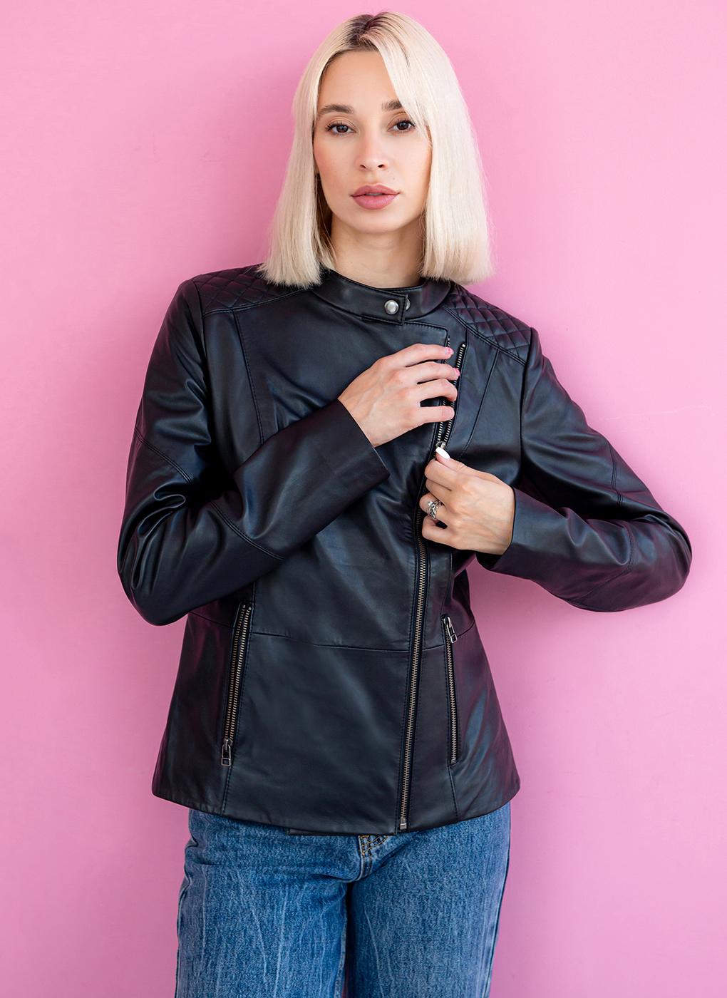 

Кожаная куртка женская Каляев 62397 черная 54 RU, 62397