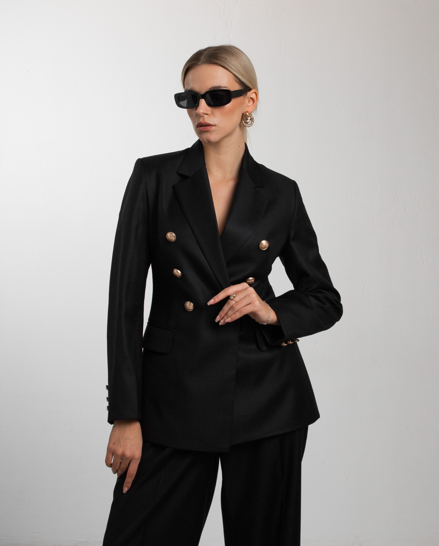 Пиджак женский LeNeS brand 03-00716 черный 50 RU