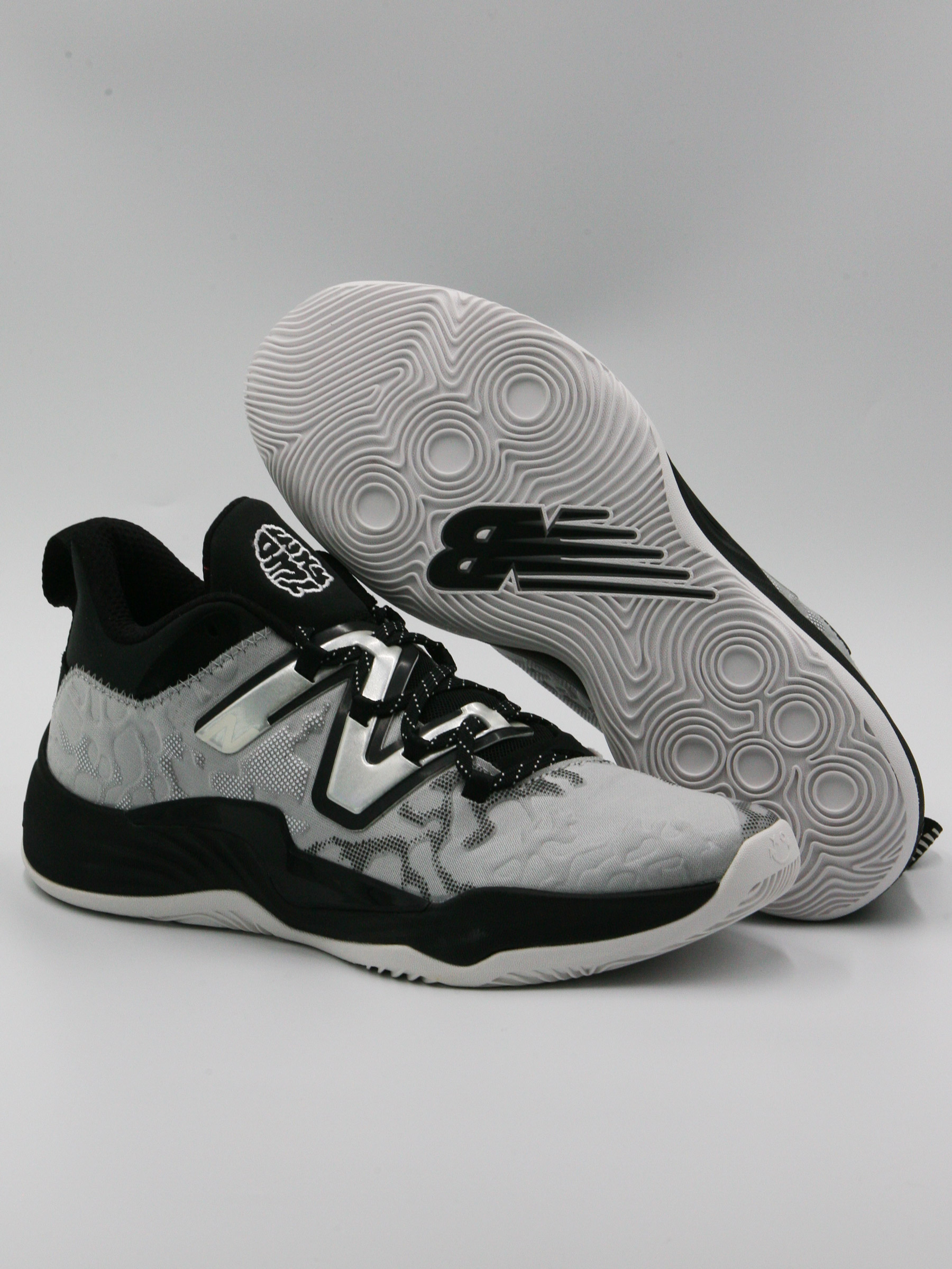 

Спортивные кроссовки унисекс New Balance TWO WXY v3 серебристые 10.5 US, Серебристый, TWO WXY v3