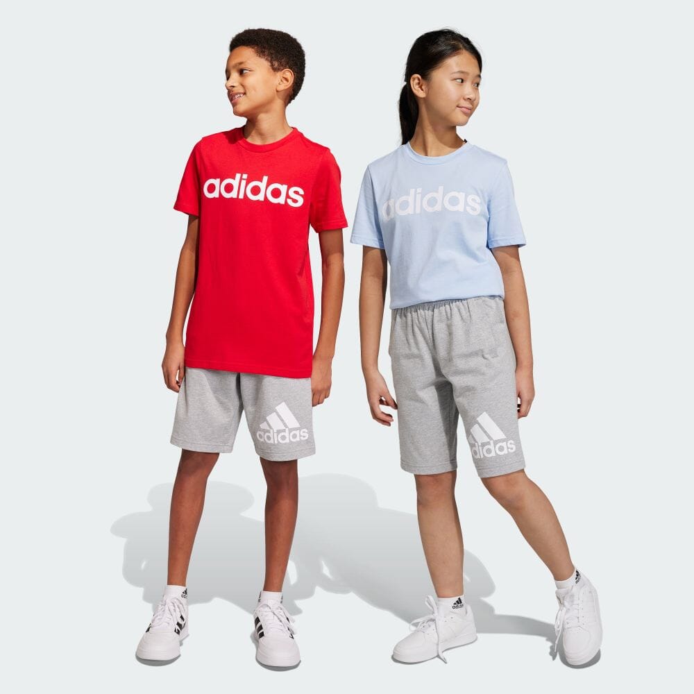 Шорты Adidas для мальчиков HY4720 серо-бело-черные 83F7 размер 140 2249₽