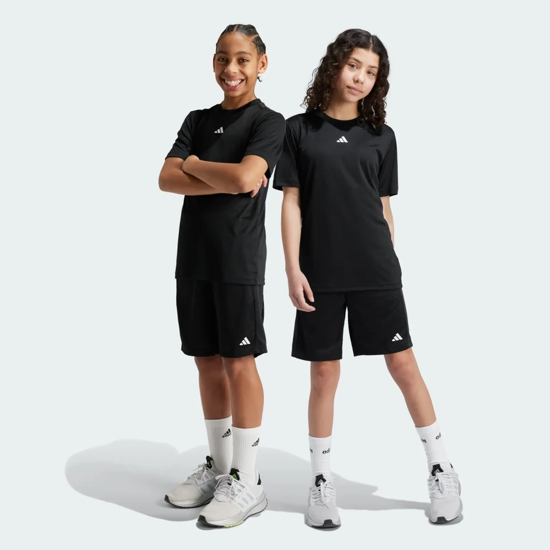 

Шорты Adidas для мальчиков, IV9578, черные 095A, размер 164, Черный, IV9578