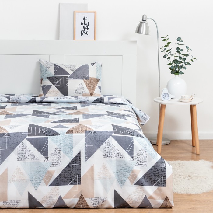 

Постельное бельё Экономь и Я 1, 5 сп «Треугольники» 143х215см, 145х214 см, 50х70см-1шт, 60