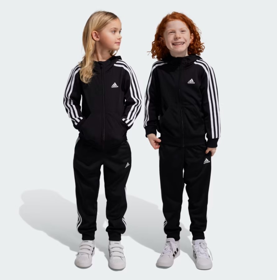 Костюм Adidas для мальчиков, спортивный, HR5906, чёрный 095A, размер 104, 1 шт. Вьетнам черный