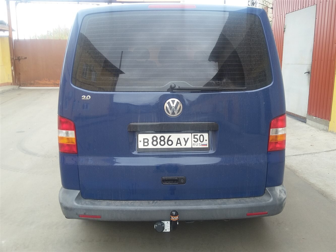 

Фаркоп для Volkswagen T5 минивэн/фургон (2003-) (без электрики) (паспорт и сертификат) Avt