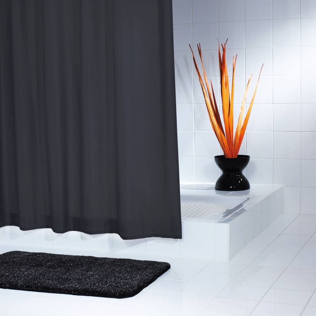 Черный дутый занавес для ванной комнаты Madison размером 180x200 см.
