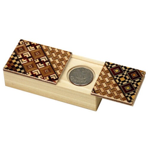 

Японская коробка для монет с секретом Yosegi Karakuri Coin Box 90x45X26мм NSZ-PB-016, NSZ-PB-016