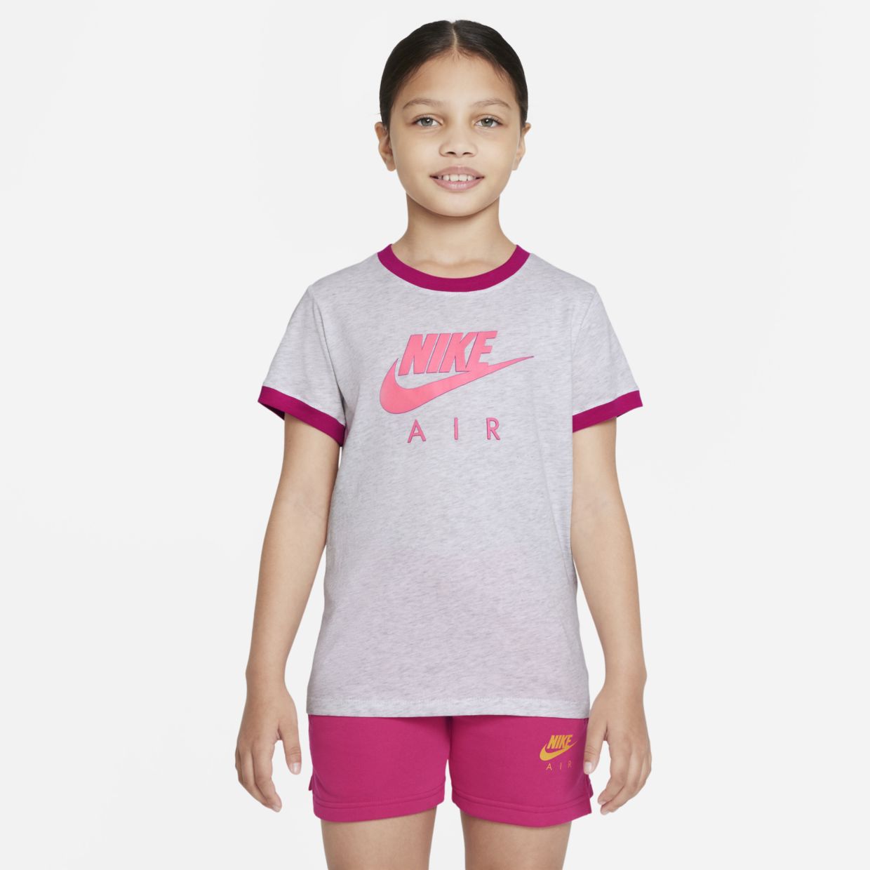 

Футболка детская Nike DO4641-051 цв. белый р. 158, DO4641-051