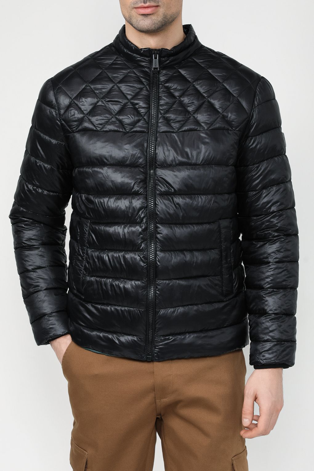 

Куртка мужская Guess M4RL18 WFWF0 черная L, Черный, M4RL18 WFWF0