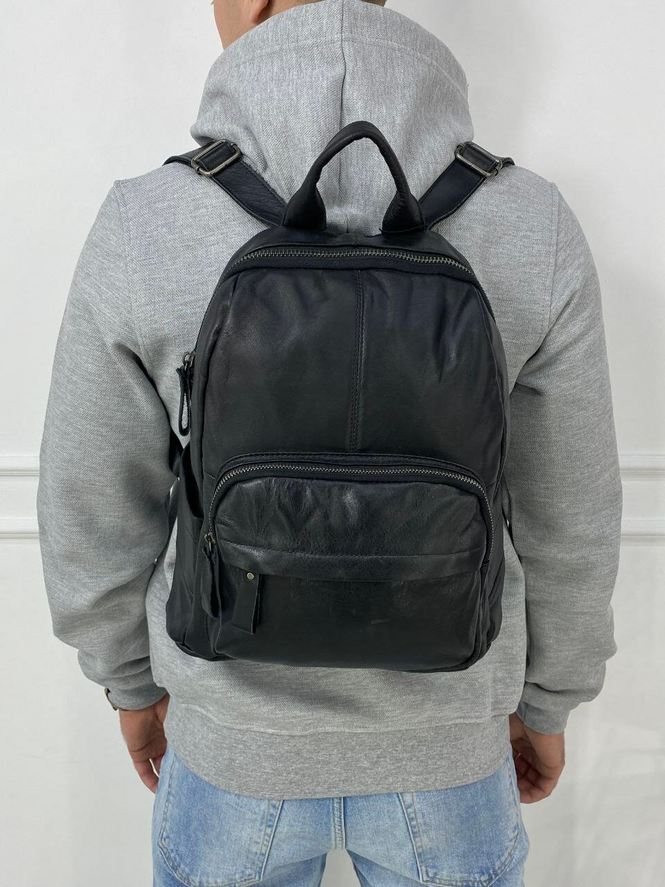 

Рюкзак мужской PouchMan 5092 черный, 37,5х27,5х14,5 см, 5092black