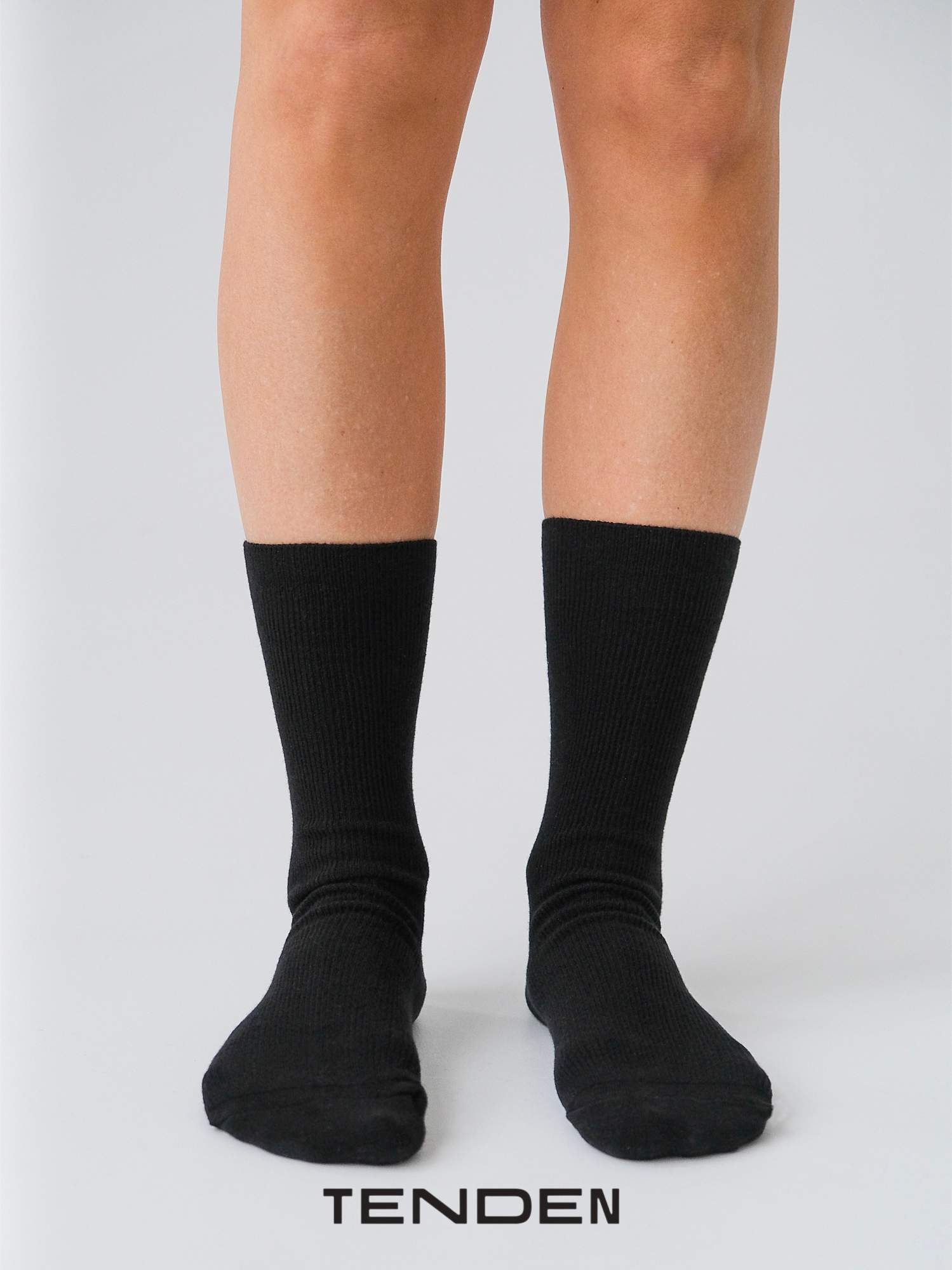 Комплект носков женских TENDEN WSF21/04M черных 36-39, 2 пары