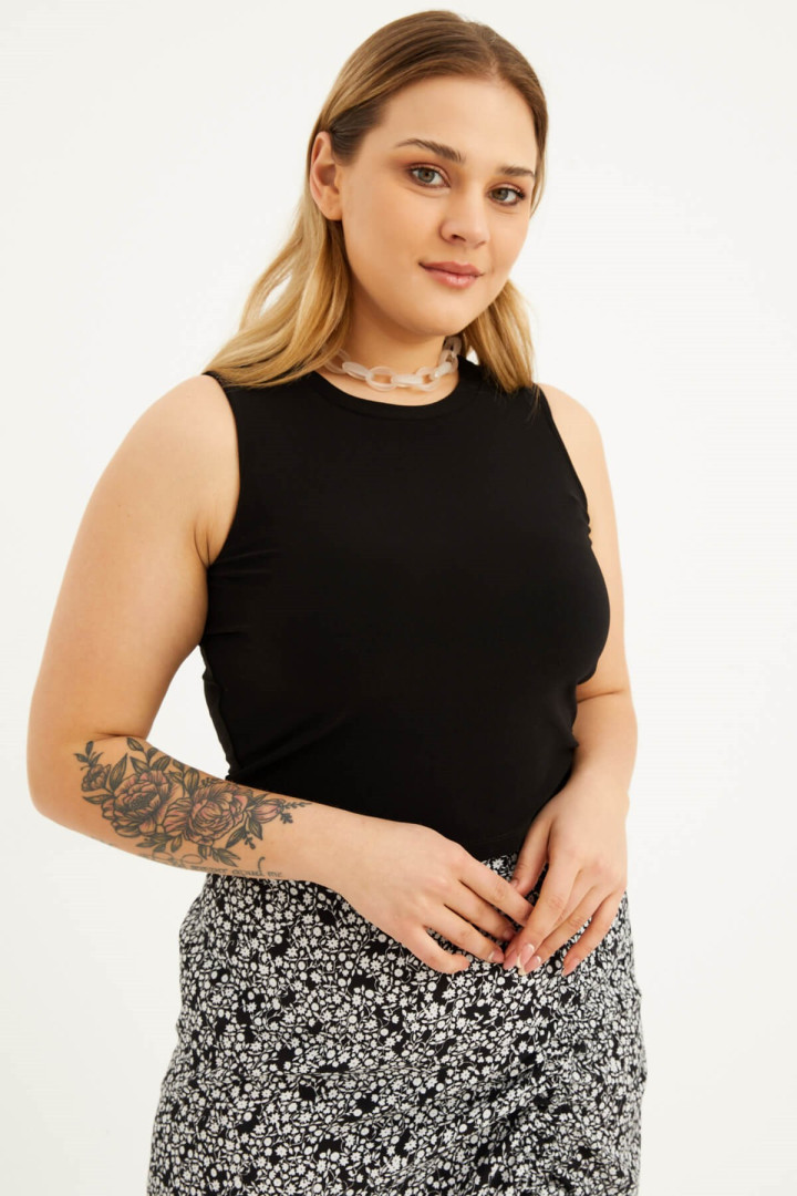

Топ женский My Line Moda 1530 черный L (товары доставляются из-за рубежа), 1530