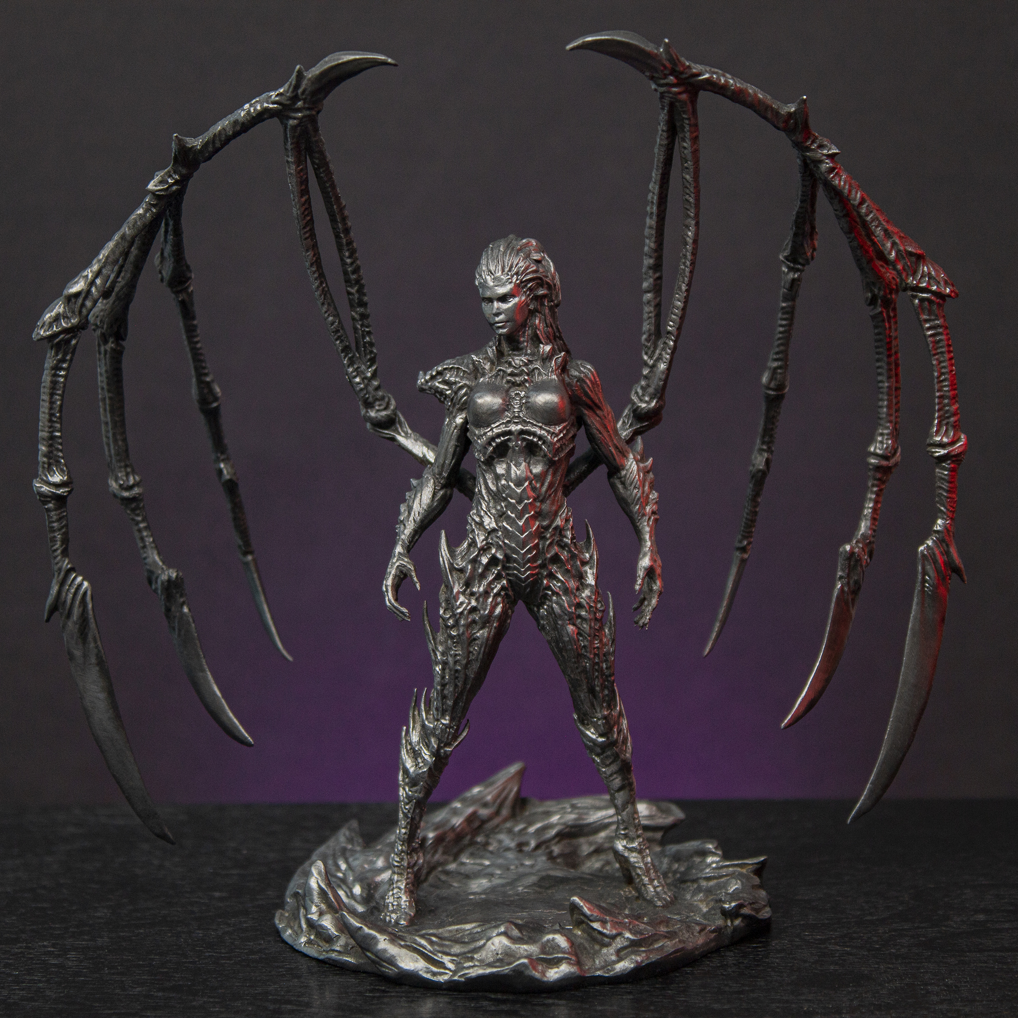 

Фигурка ATM Studio StarCraft: Sarah Kerrigan, Серебристый