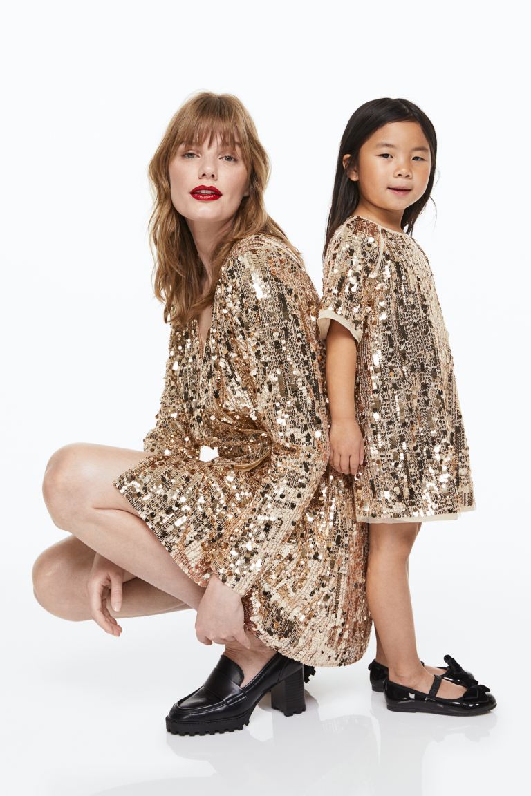 Платье детское H&M 1048276, цвет золотой, размер 116 (доставка из-за рубежа)