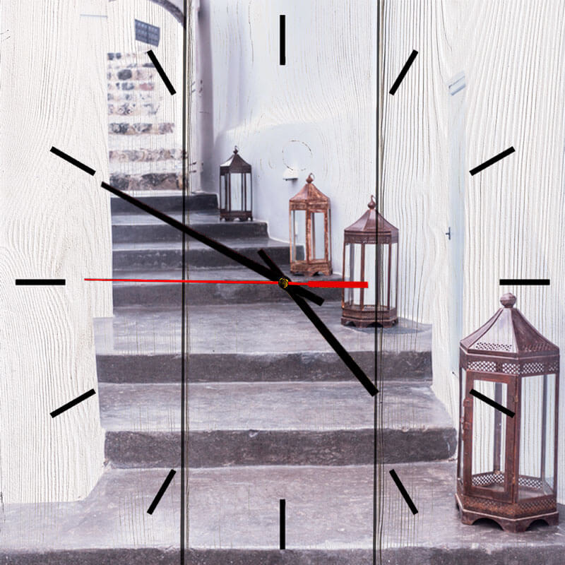 фото Настенные часы фонари 50 х 50 см дом корлеоне