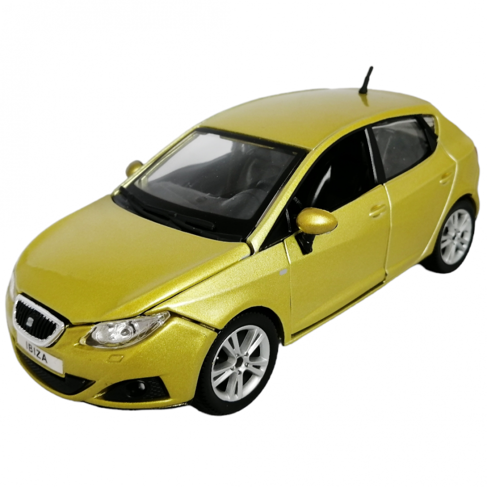 Коллекционная металлическая масштабная модель автомобиля Bburago Seat Ibiza 18-21042 gold