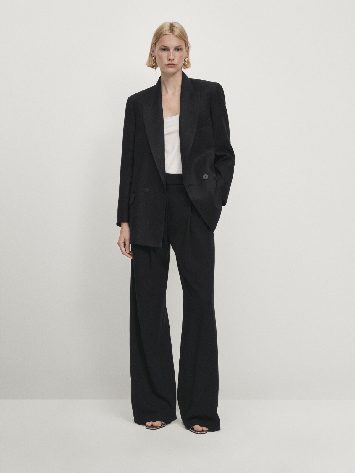 

Брюки женские Massimo Dutti 9157/952-I2024 черные 40 EU, Черный, 9157/952-I2024