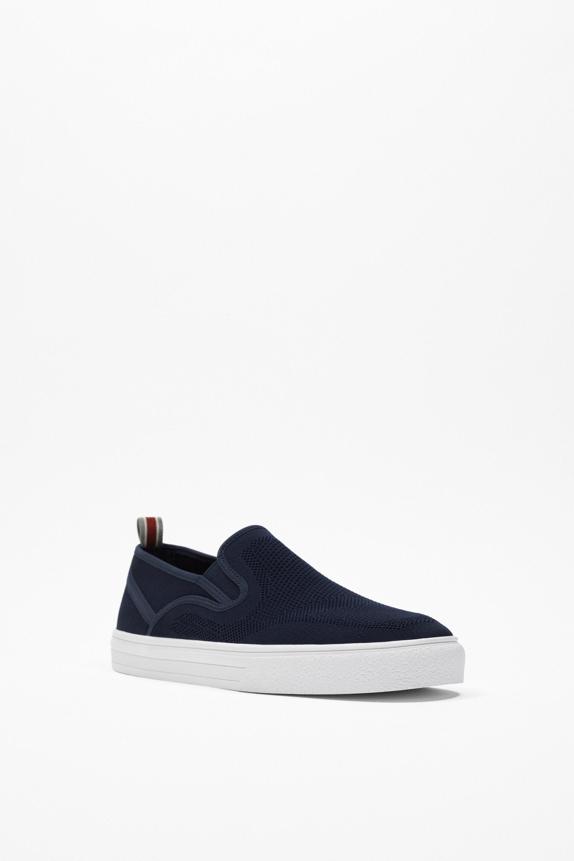 

Слипоны мужские ZARA 12202020 синие 39 RU (доставка из-за рубежа), 12202020