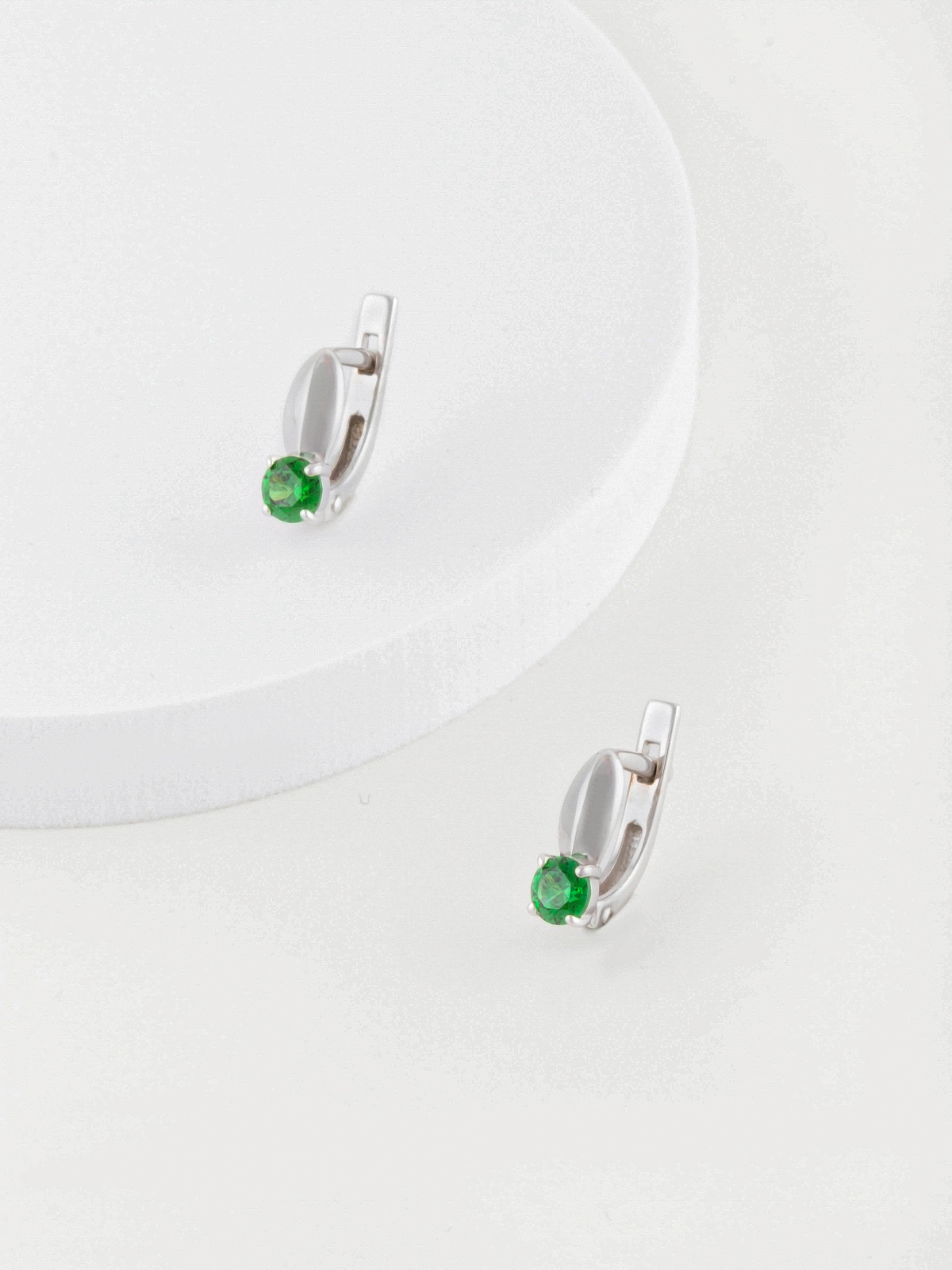 

Серьги из серебра с фианитом НАШЕ ЗОЛОТО 3ВС630-1259ЗЕЛ, 3ВС630-1259ЗЕЛ