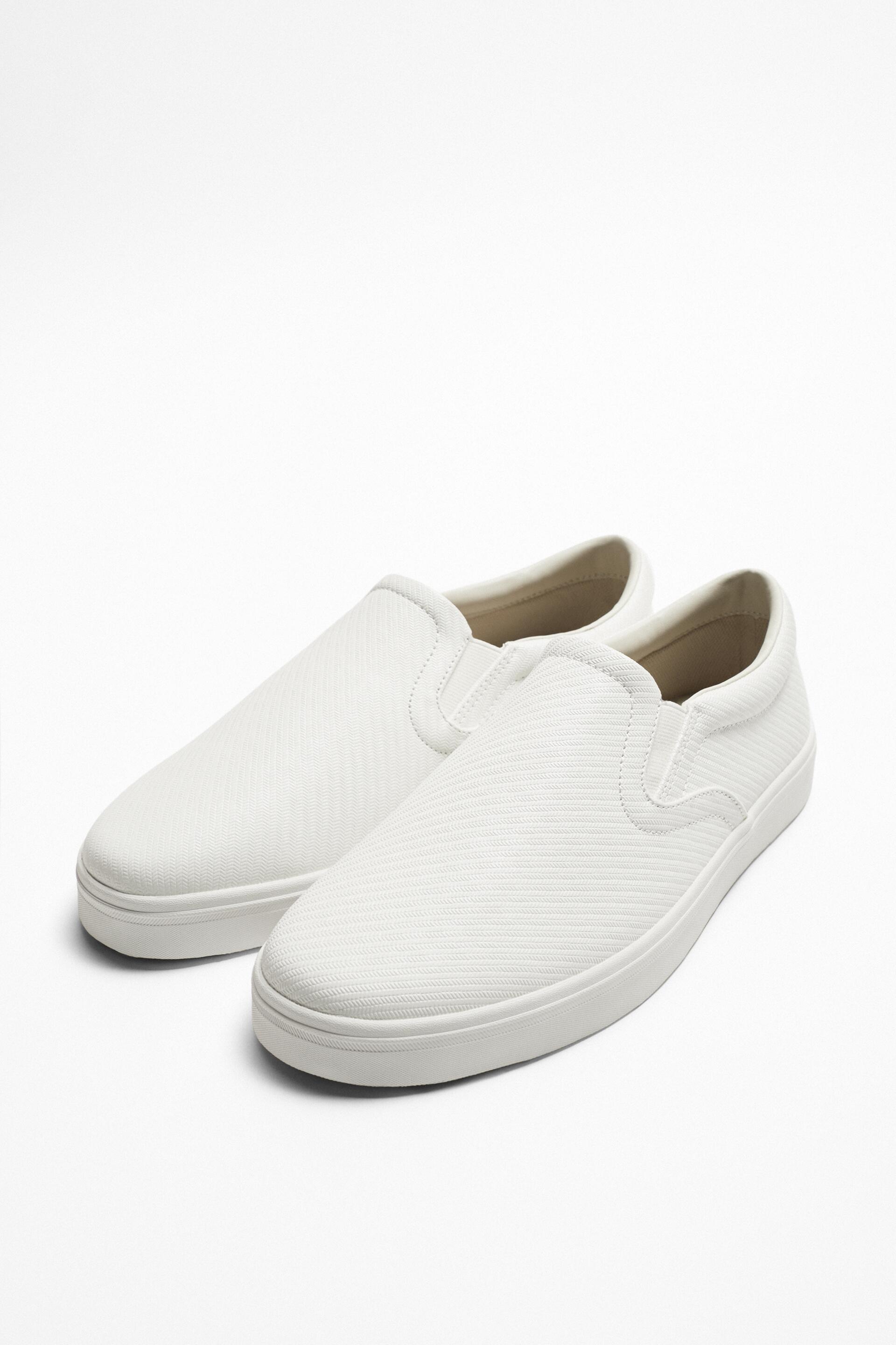 

Слипоны мужские ZARA 12220020 белые 45 RU (доставка из-за рубежа), 12220020