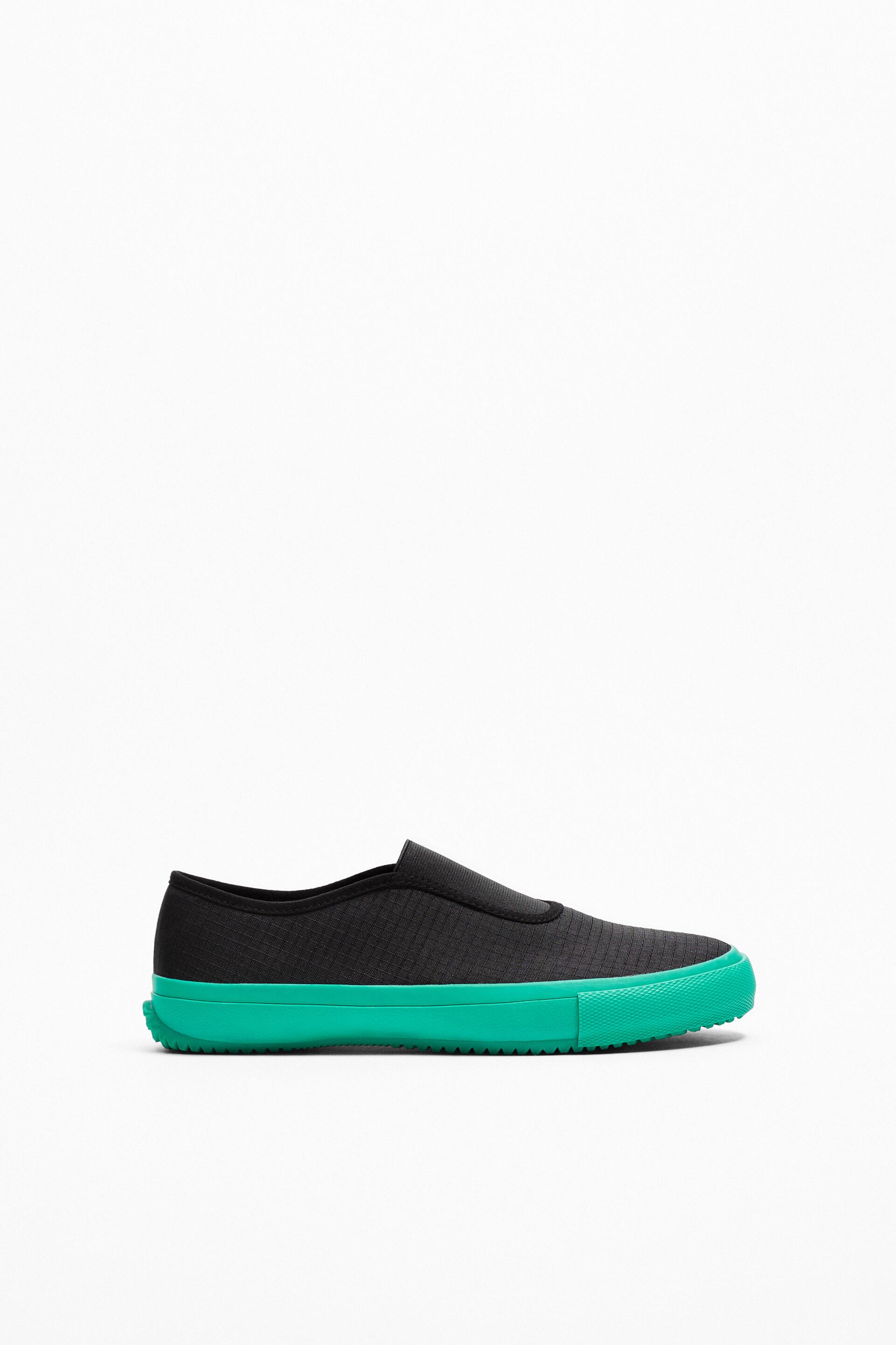 

Слипоны мужские ZARA 12241020 черные 39 RU (доставка из-за рубежа), 12241020