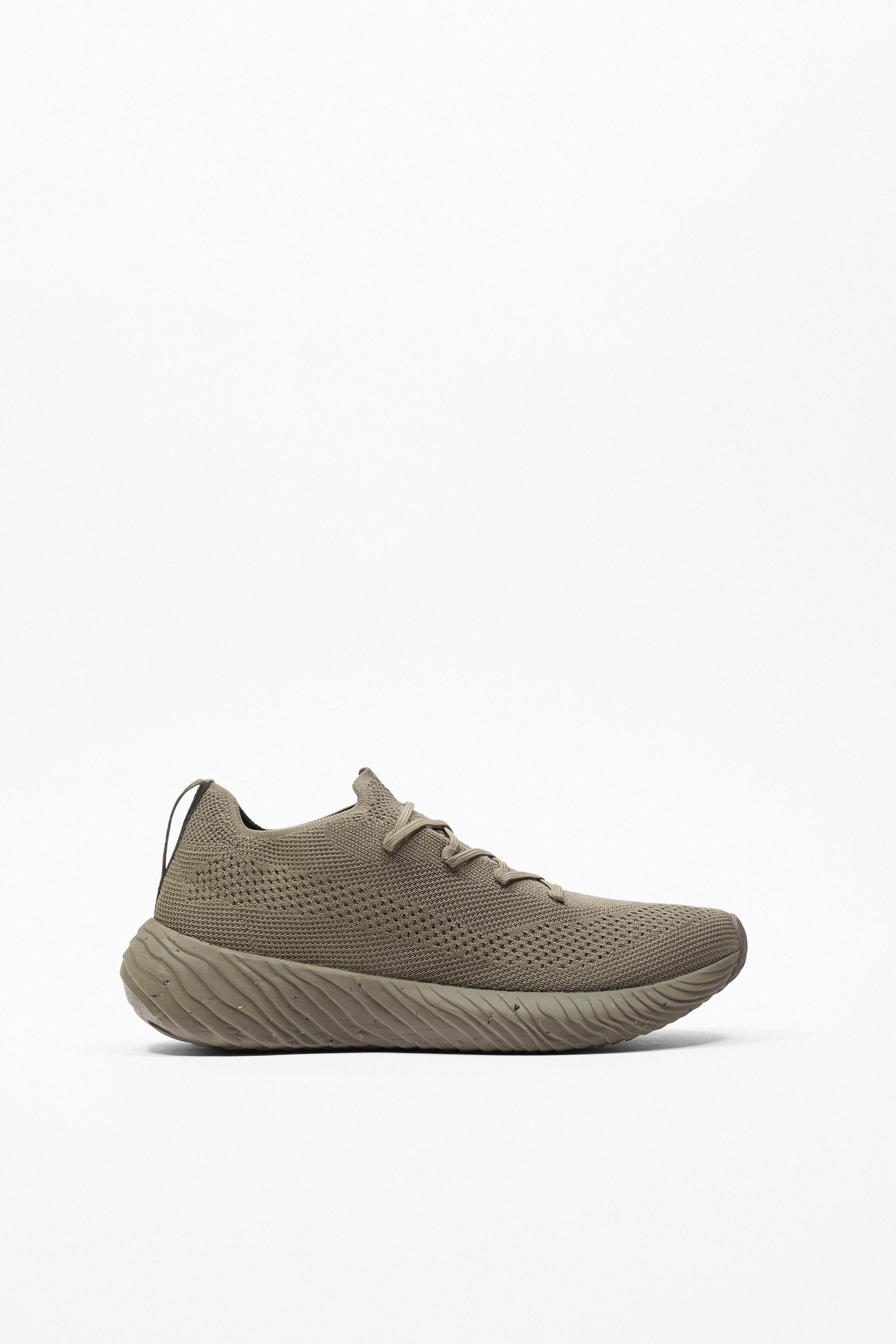 

Кроссовки мужские ZARA 12308020 серые 39 RU (доставка из-за рубежа), 12308020