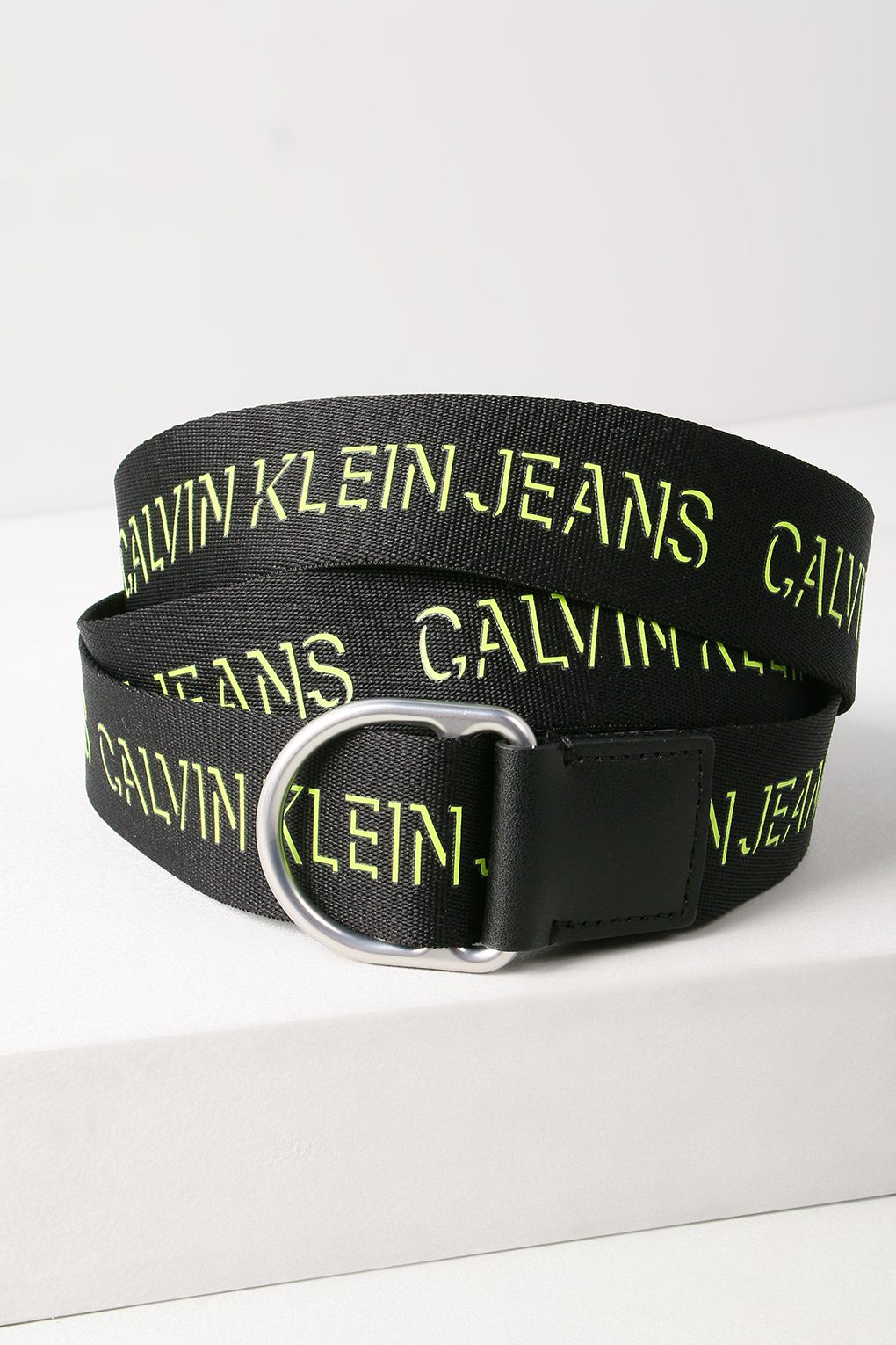 

Ремень мужской Calvin Klein Jeans K50K507245 зеленый, 110 см, K50K507245