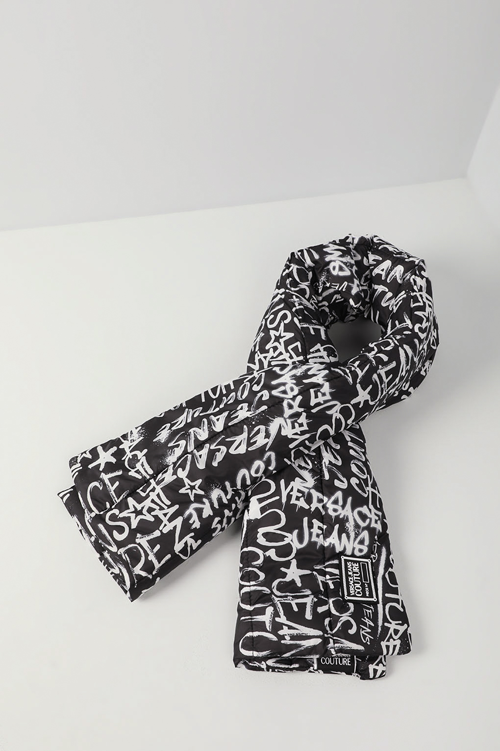 

Шарф женский Versace Jeans Couture 75VA2H72 черный/белый, 144x40 см, 75VA2H72