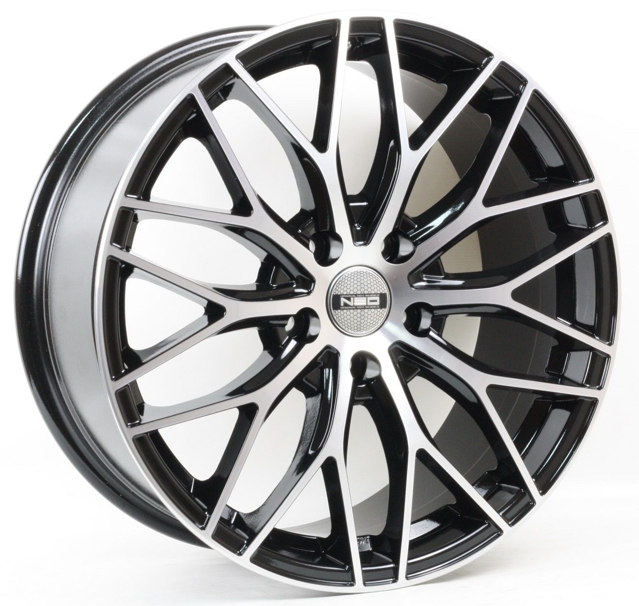 

Диск NEO 840 8x18 ET45 5x114.3 D60.1 BD, арт. N840-818-601-5x1143-45BD, 840