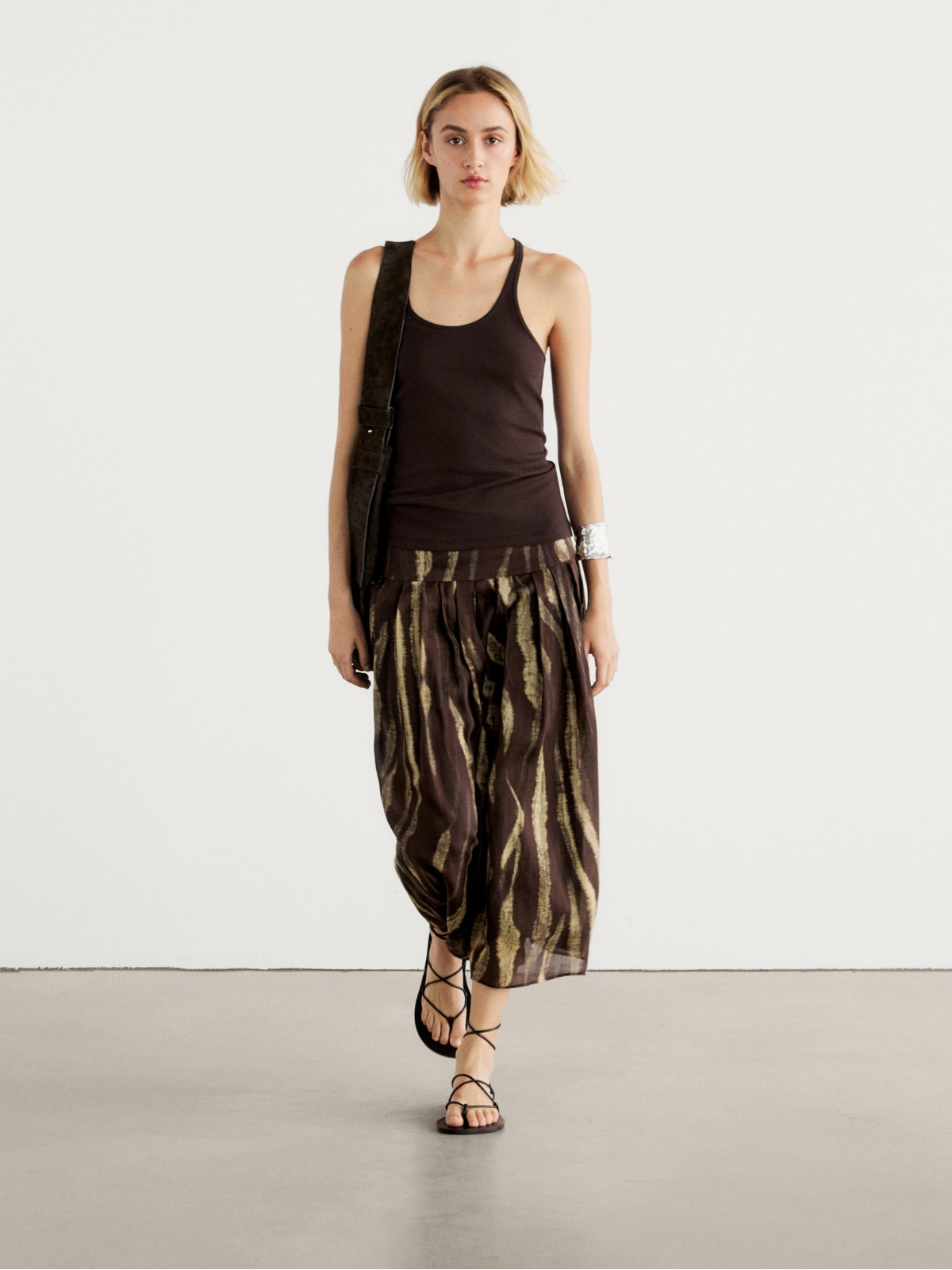 

Юбка женская Massimo Dutti 5231/807-I2024 коричневая 40 EU, Коричневый, 5231/807-I2024