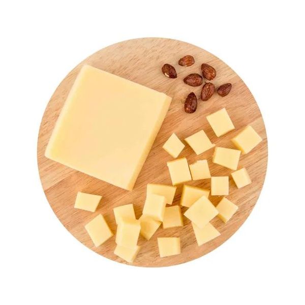 Сыр полутвердый Мир вкуса МонБлан Старый утес 50% кусок