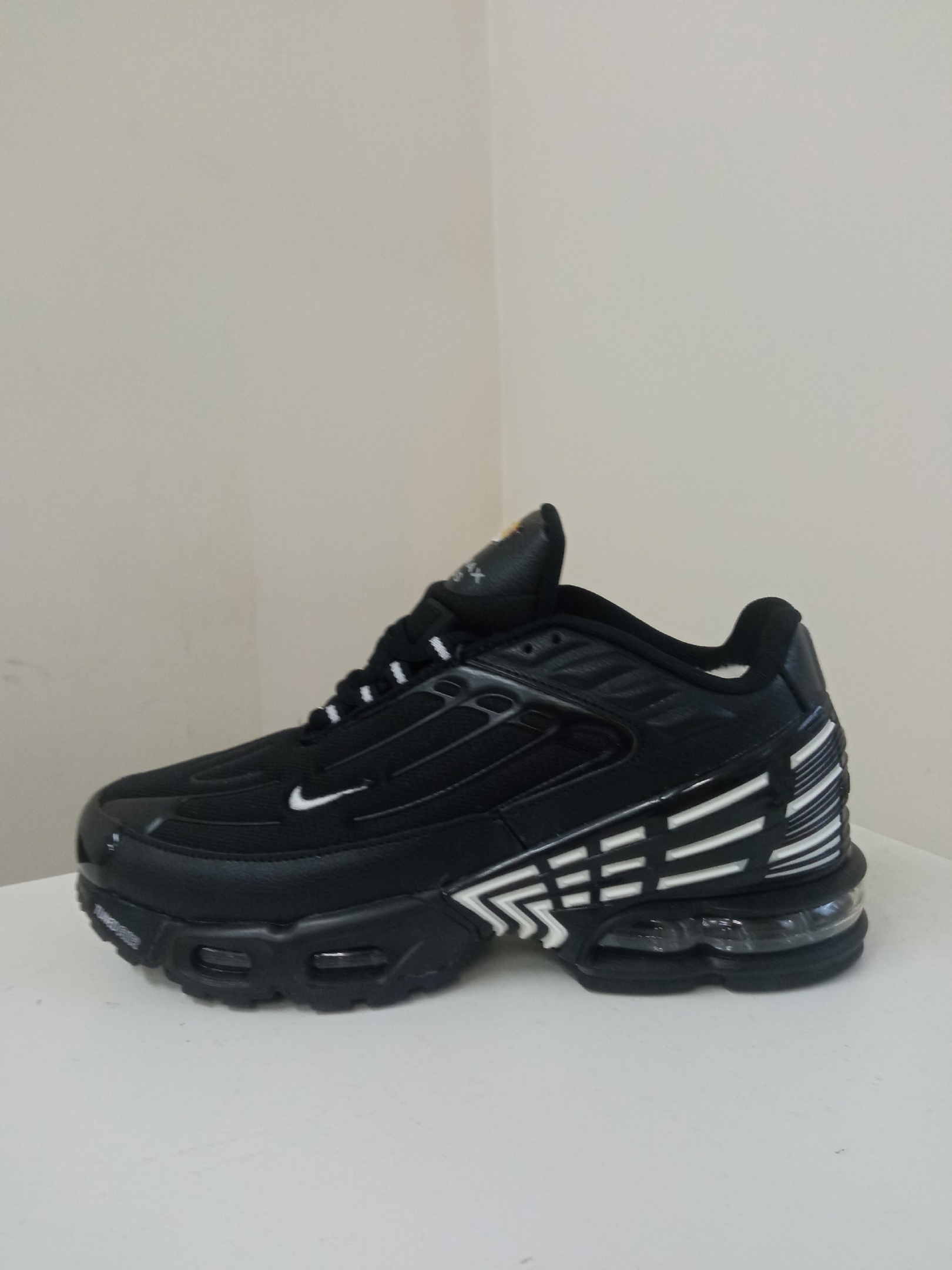 

Кроссовки мужские Nike AIR MAX PLUS Thermo черные 43 RU, AIR MAX PLUS Thermo