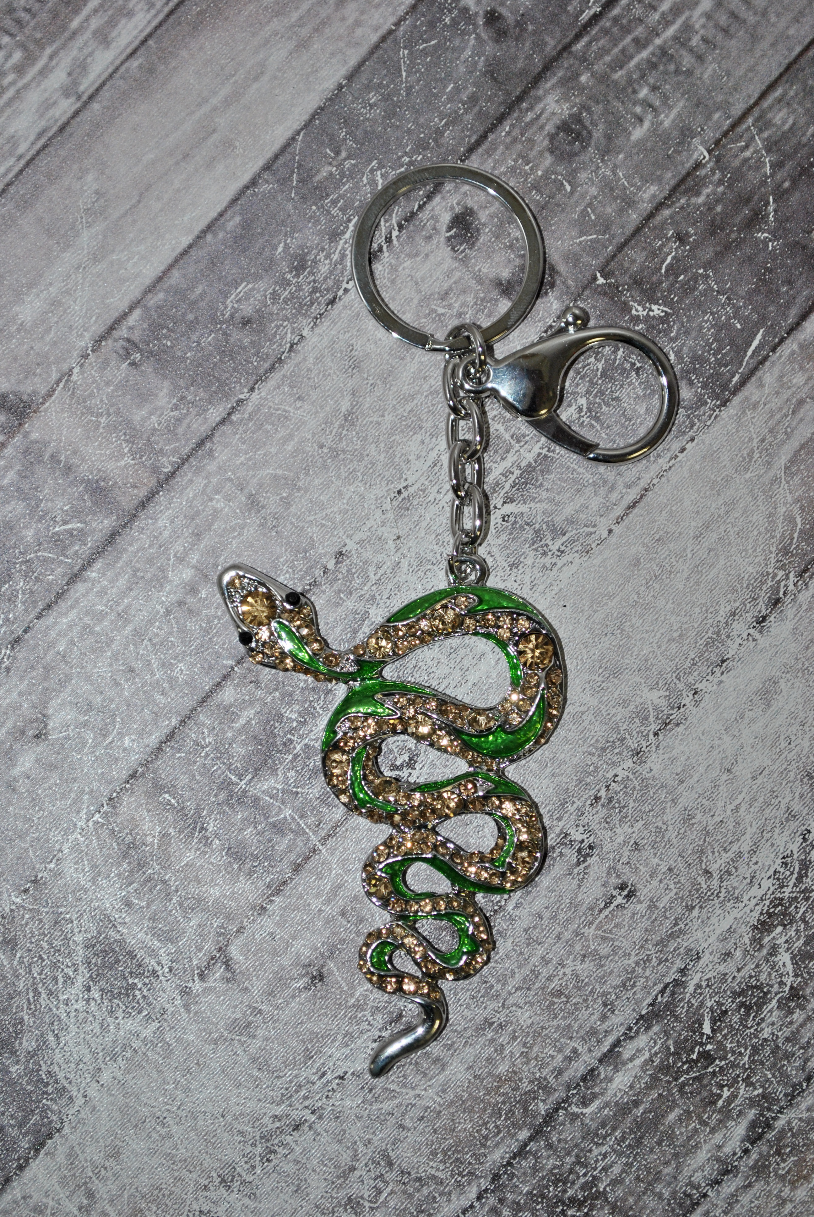 

Брелок женский Fashion Jewelry Boa серебристый, Зеленый;серебристый, Boa