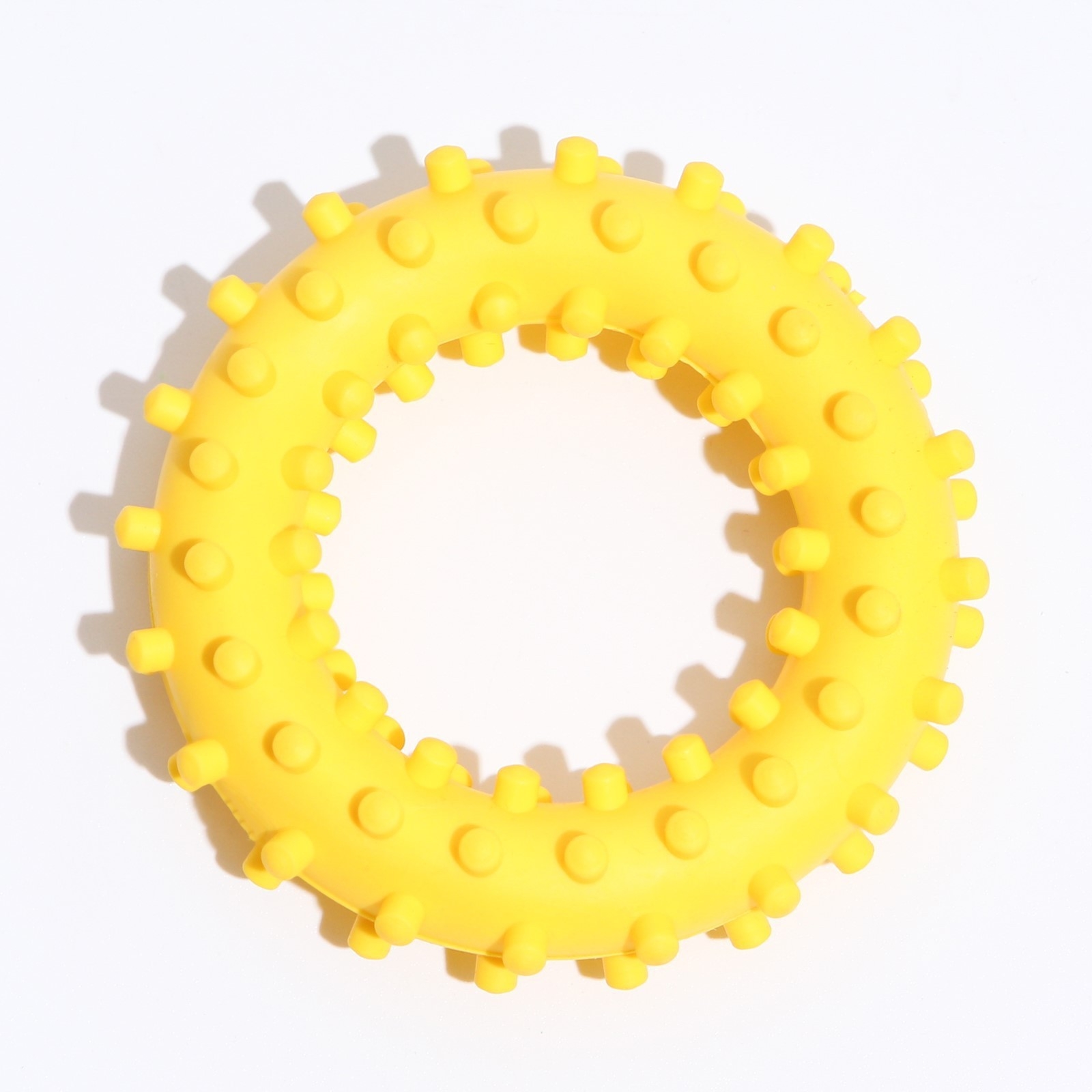 

Игрушка для собак Kocmetix Кольцо с Шипами, желтая, резина, 6,8 см, 1 шт, Кольцо с Шипами