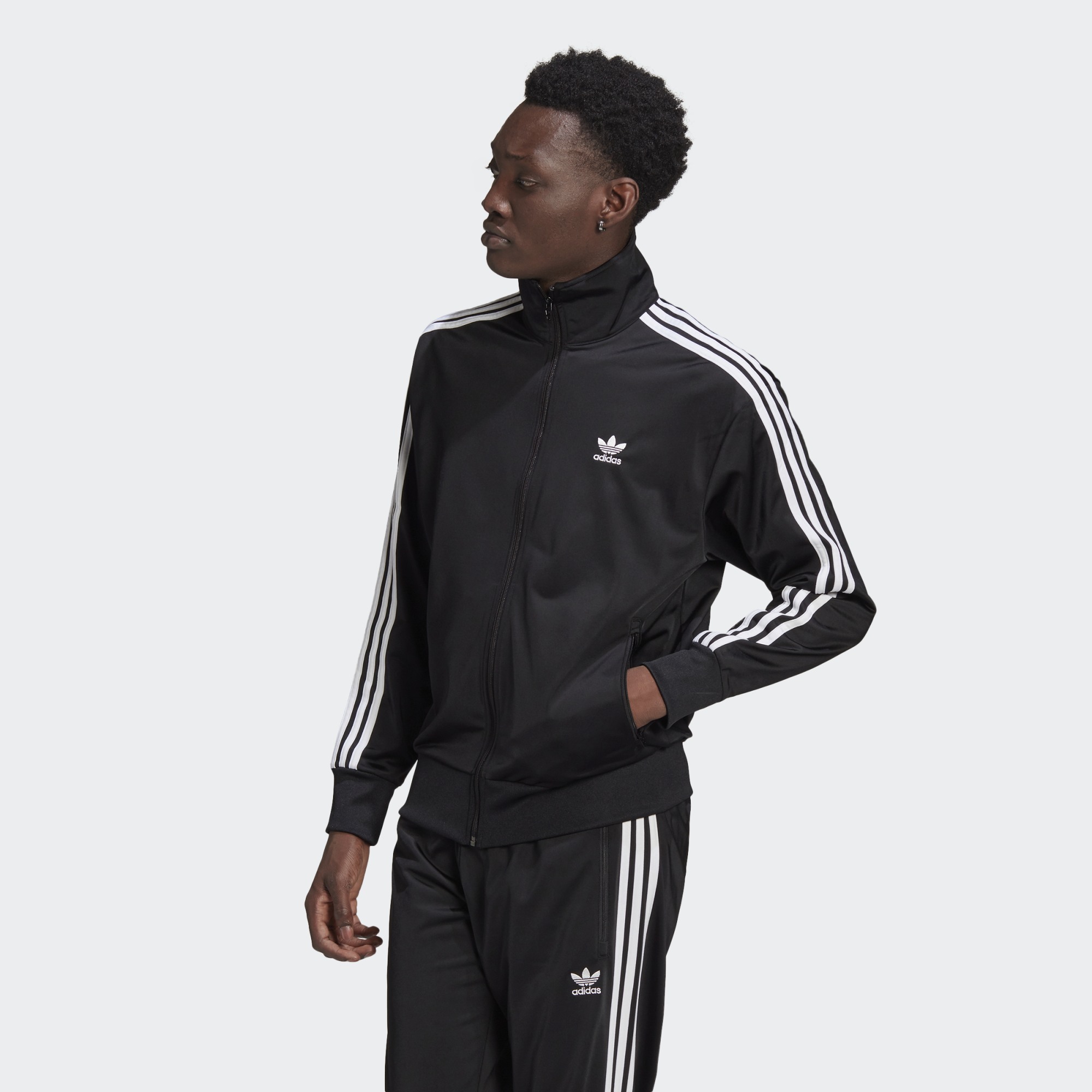 

Олимпийка мужская Adidas GN3521 черная XL, Черный, GN3521