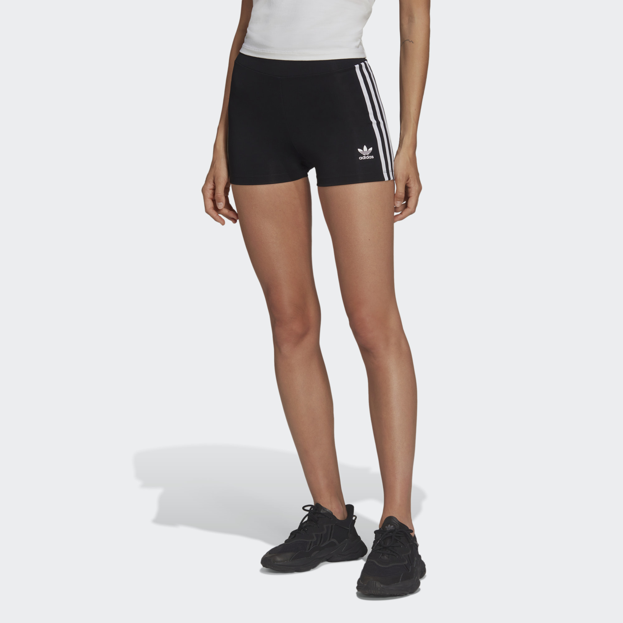 

Шорты женские Adidas черные, H59866