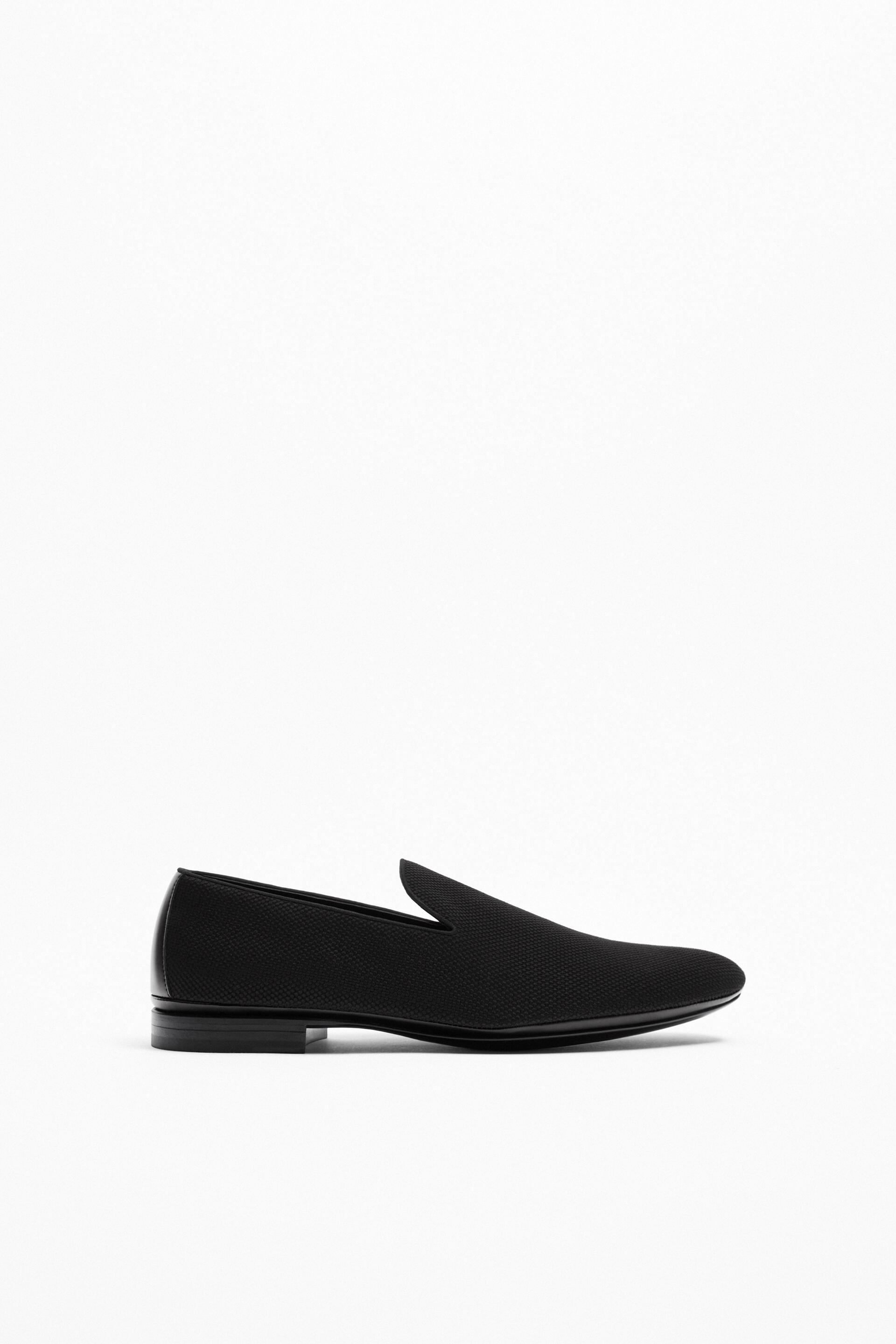 

Слиперы мужские ZARA 12604920 черные 39 RU (доставка из-за рубежа), 12604920