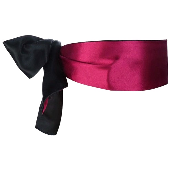 Сатиновая маска-полоска KISSEXPO чёрно-малиновая