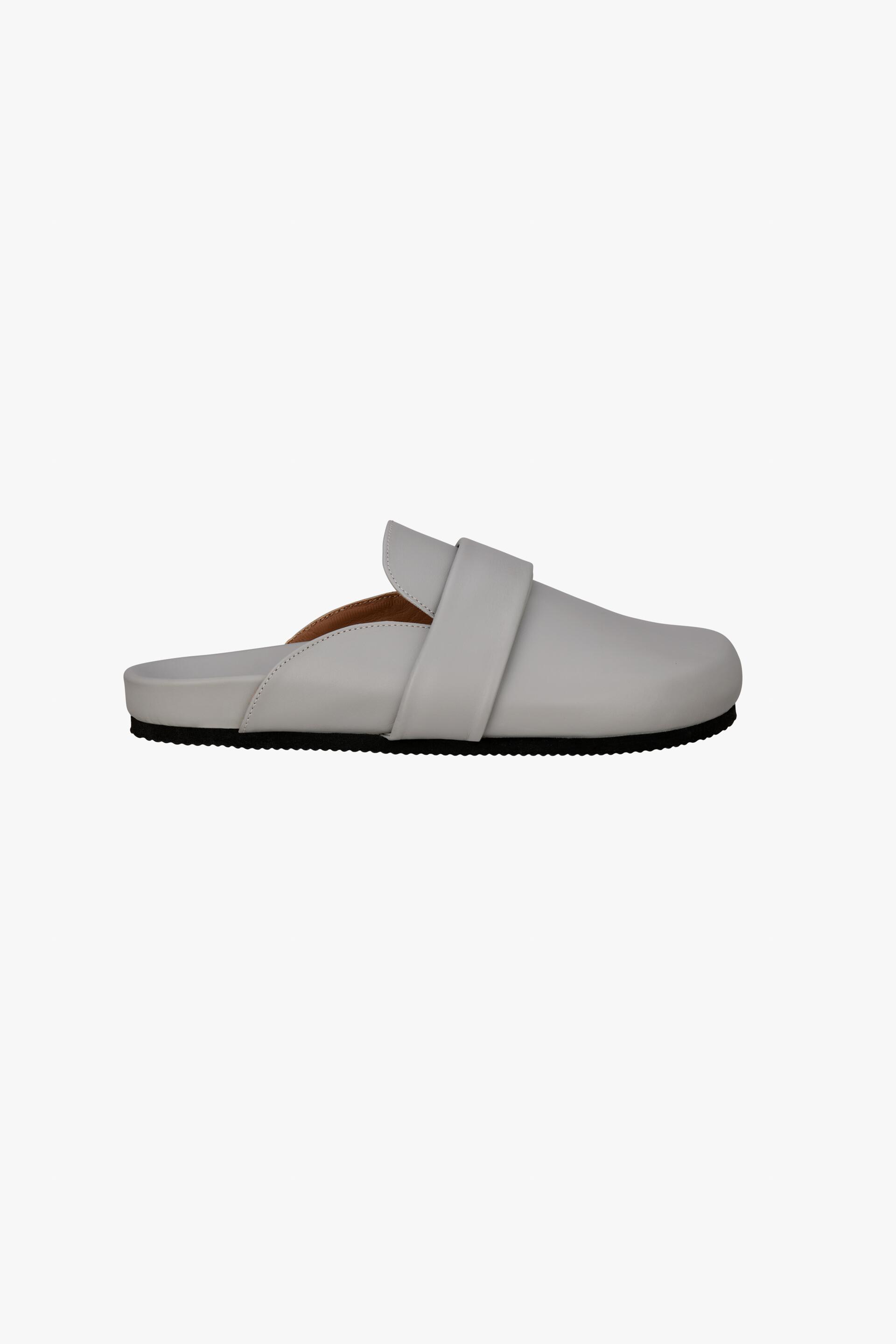 

Шлепанцы мужские ZARA 199478 серые 43 RU (доставка из-за рубежа), 199478