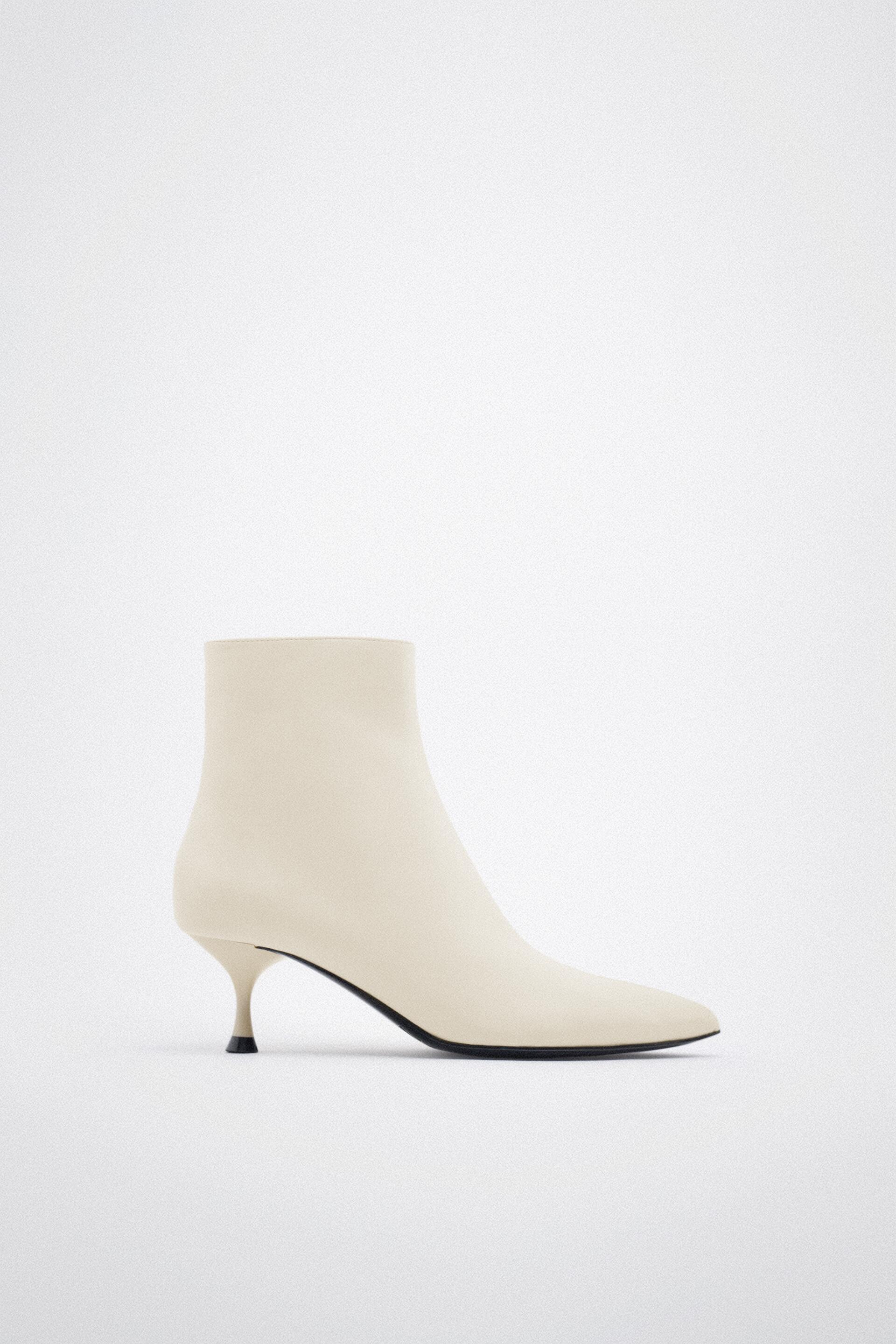 

Ботильоны женские ZARA 222769 белые 42 RU (доставка из-за рубежа), 222769