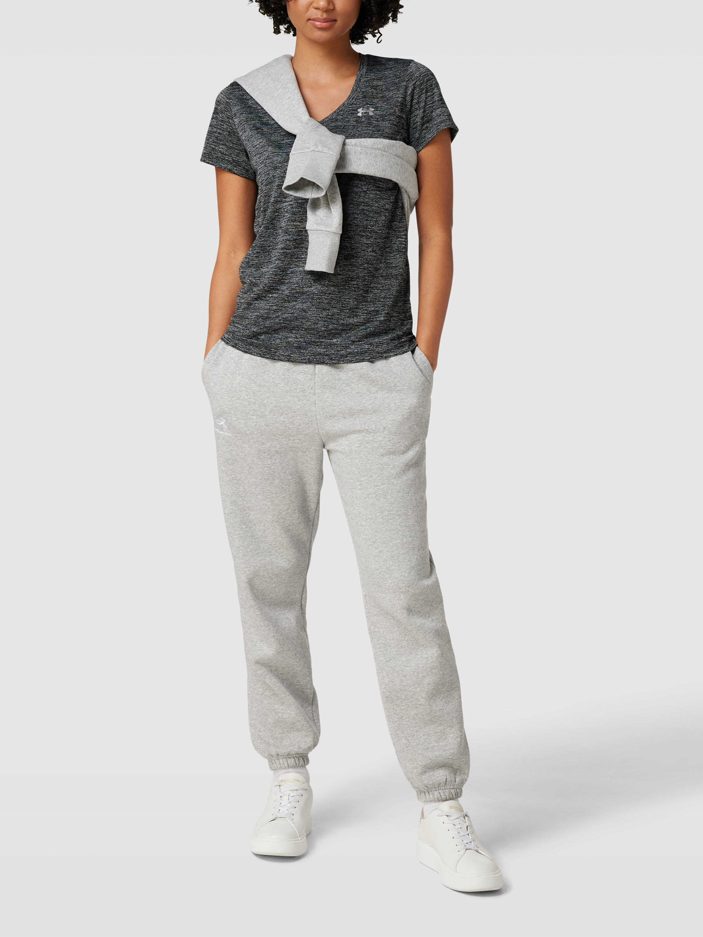 

Футболка женская Under Armour 1705763 черная L доставка из-за рубежа, Серый, 1705763