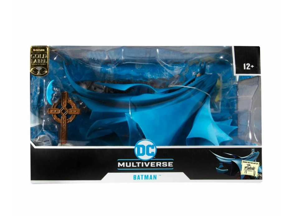 Фигурка DC Multiverse: Batman – Year Two Gold Label с диорамой (18 см)