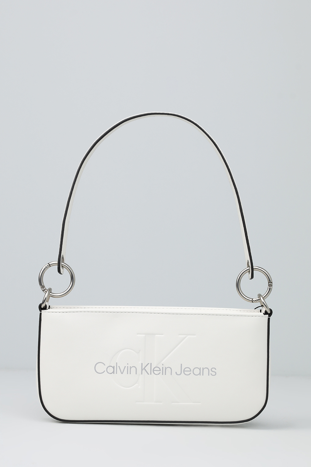 Сумка женская Calvin Klein K60K610679 белаясеребряная 9090₽