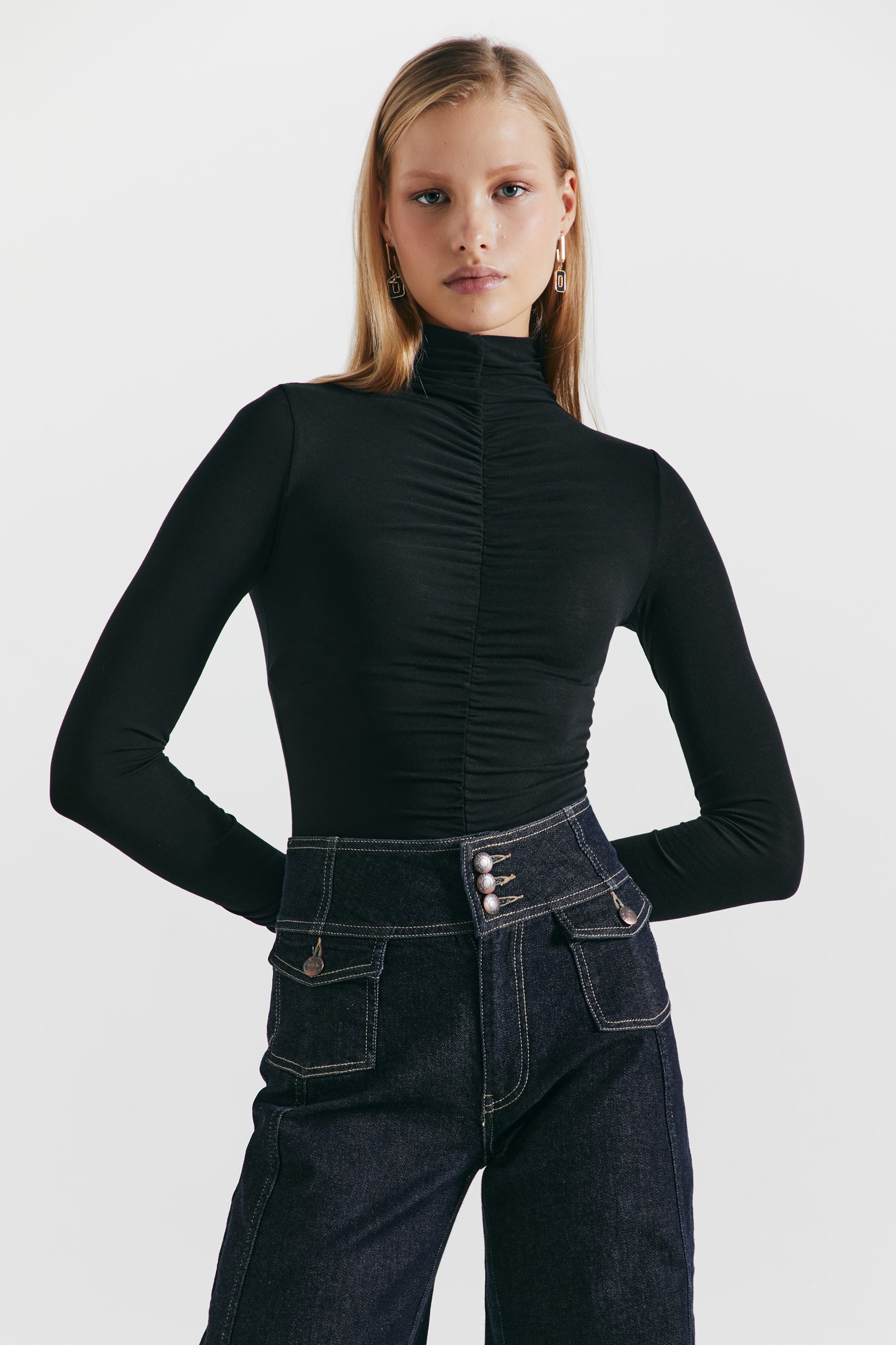 

Боди женское LOVE REPUBLIC 1451142335 черное 2XS, 1451142335