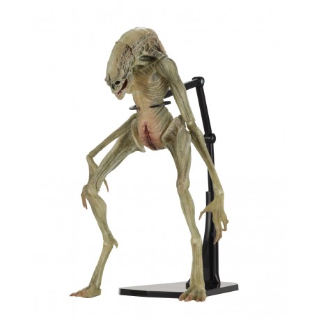 фото Фигурка neca чужой alien гибрид 28 см 106521