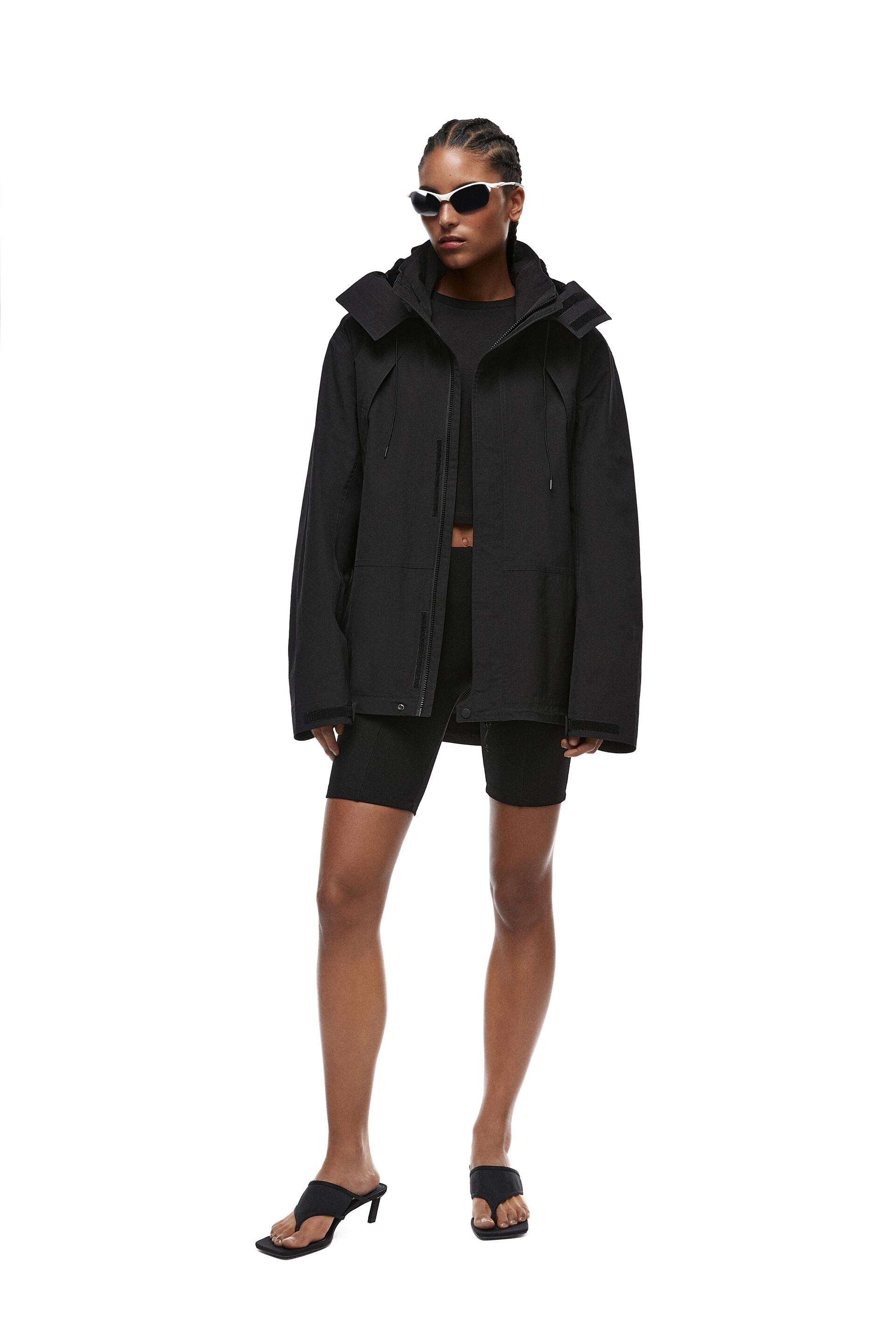 

Ветровка мужская ZARA 00068101 черная L (доставка из-за рубежа), Черный, 00068101